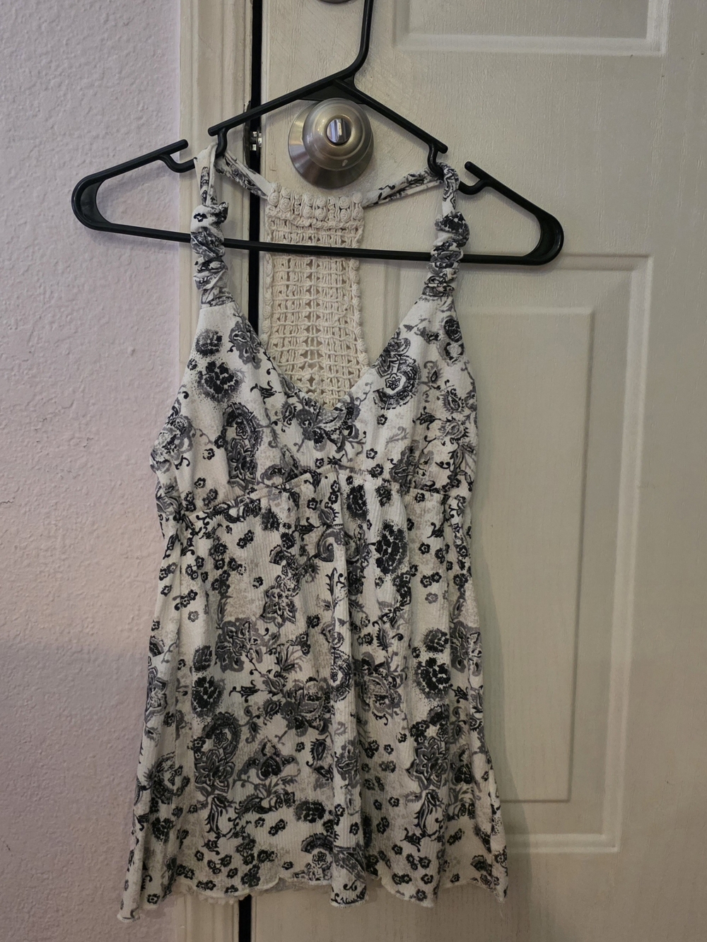 NWOT- No Boundaries Small White and Black Floral Crochet-Back Halter Tank